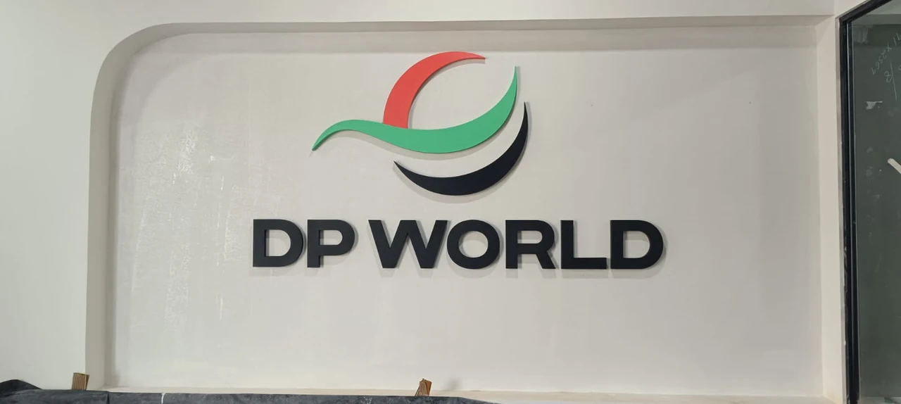 DP World signage, detail 26