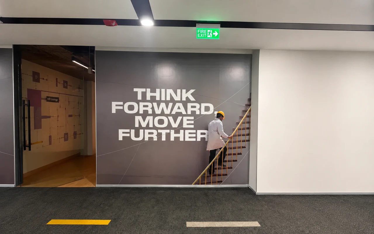 DP World signage, detail 7