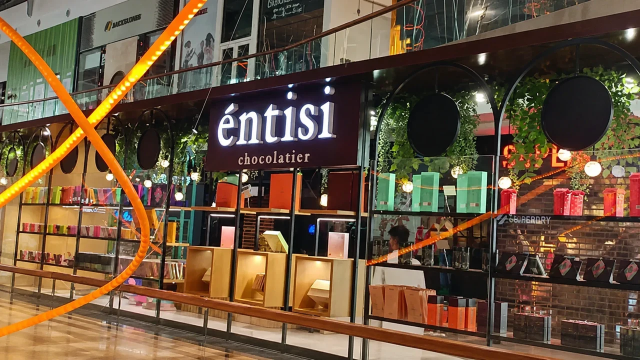 Entisi signage, detail 5