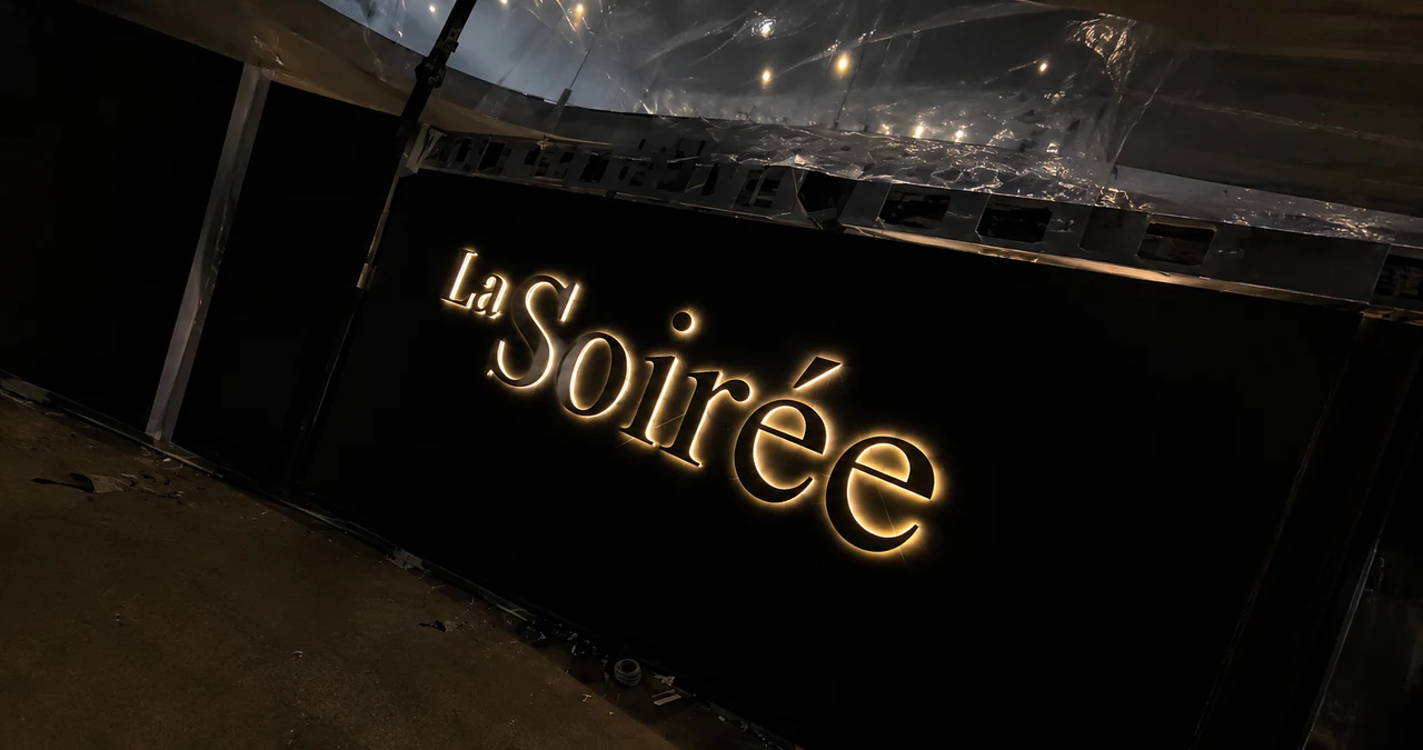Gauri Khan Designs signage, detail 2