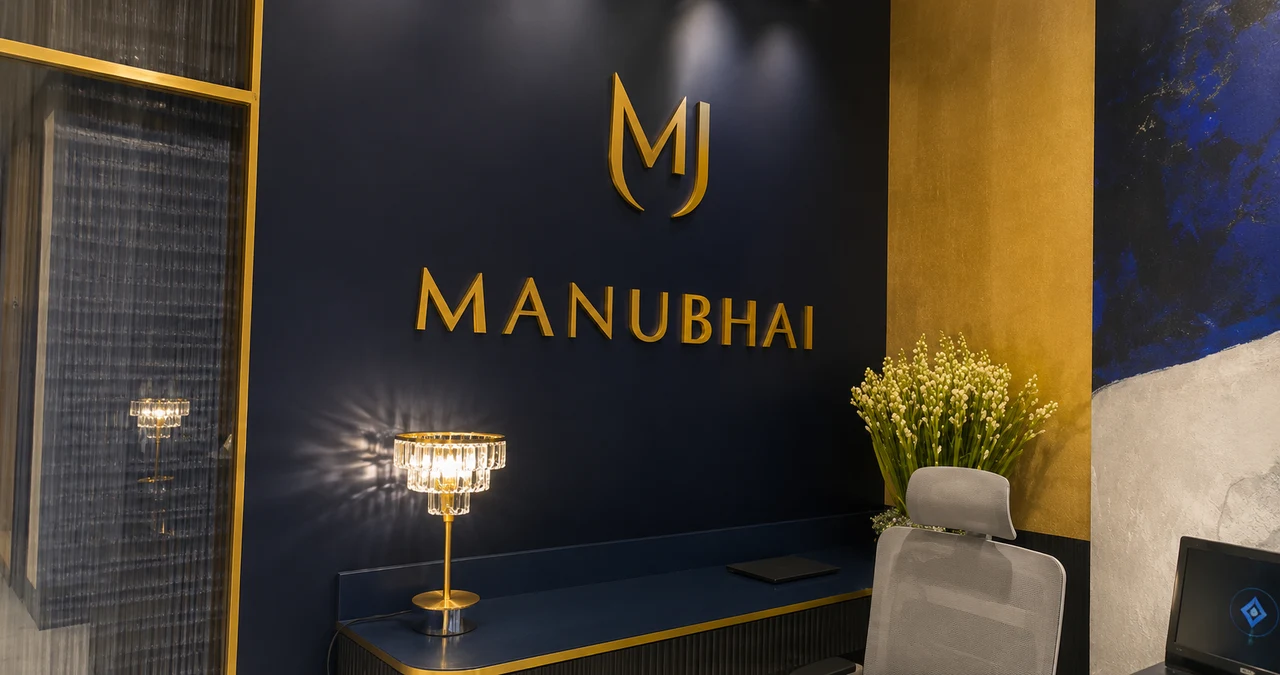 Manubhai Jewellers signage, detail 11