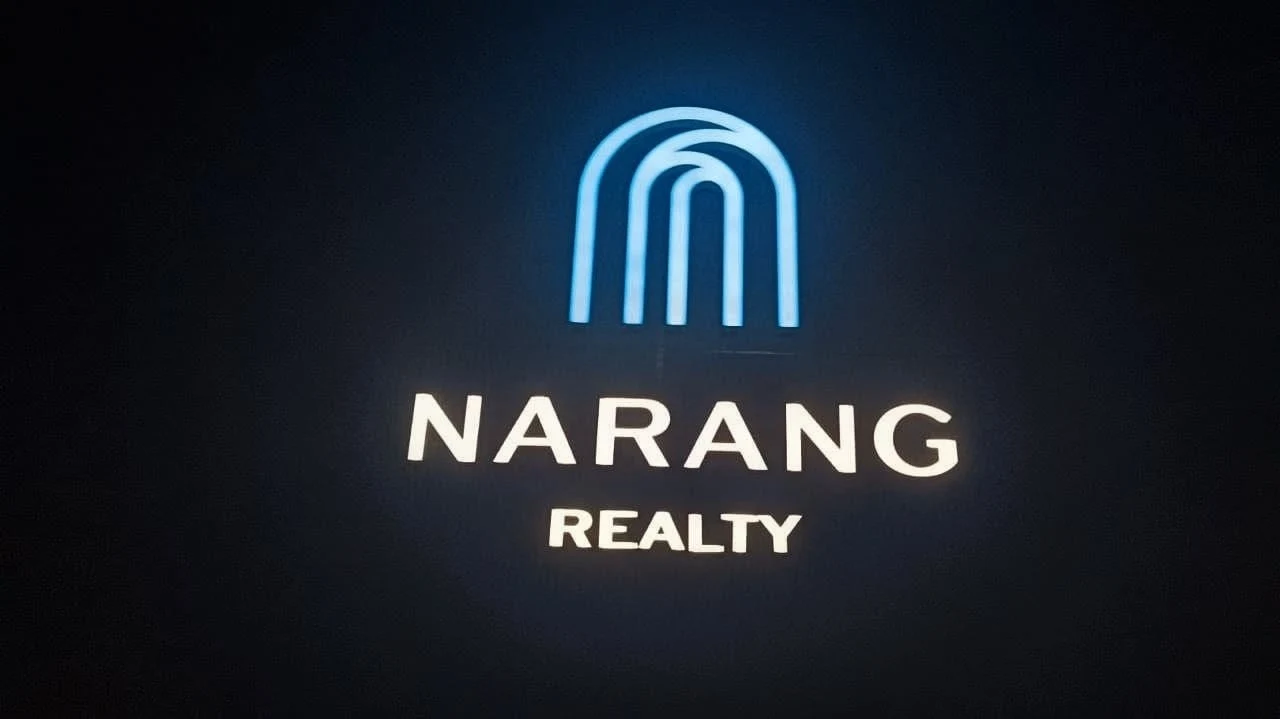 Narang Realty signage, detail 4