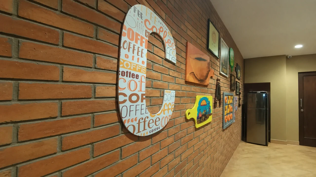 Travel Cue signage, detail 3
